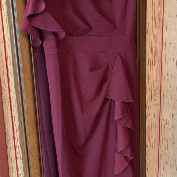 New with tag. Woman’s Woosea burgundy long gown. - Picture 4 of 4